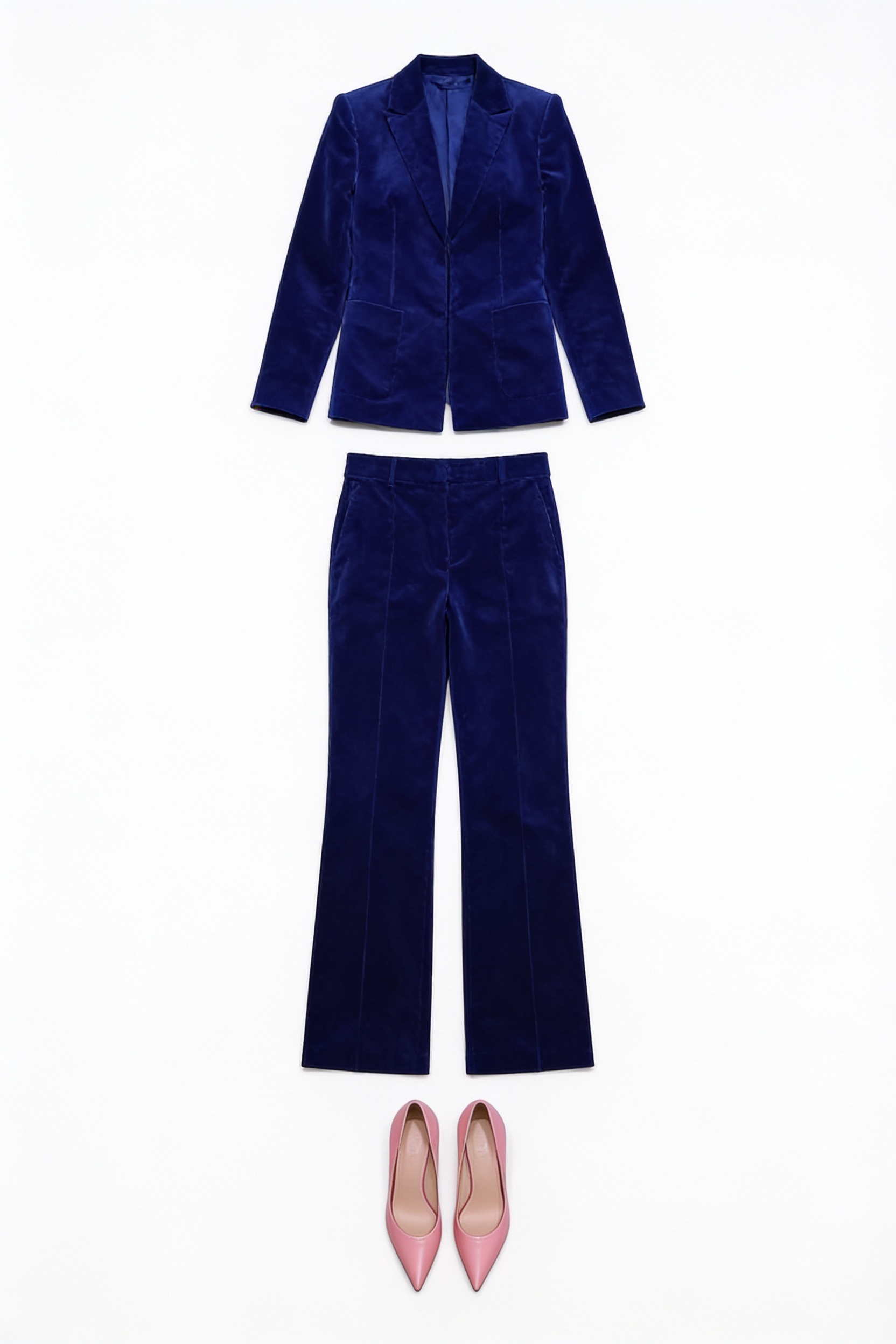 Blue velvet suit and pointed pumps