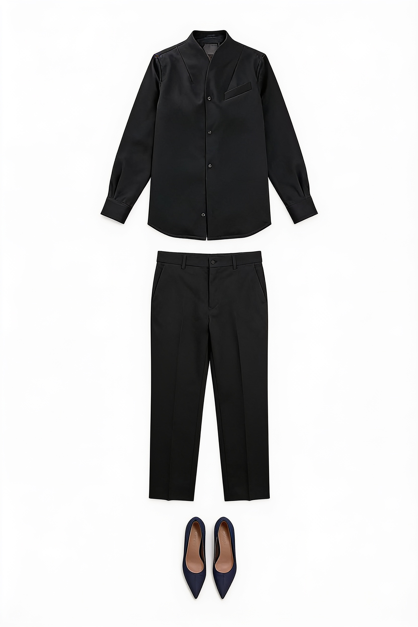 Black oversized suit and pointed shoes